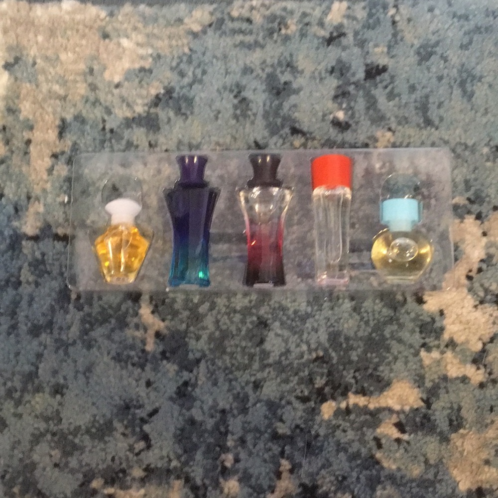 5 unopened perfumes